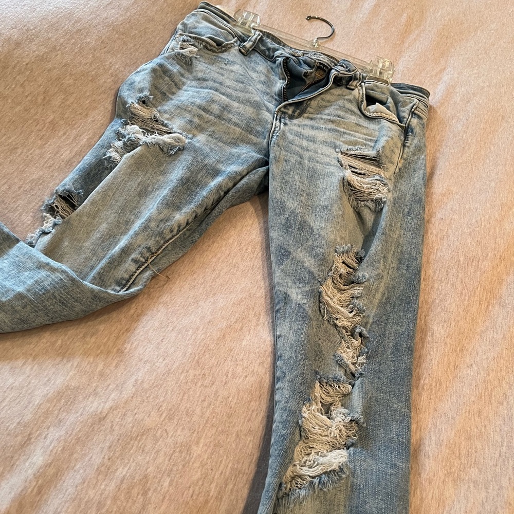 American Eagle Distressed Next Level Stretch Jeans
